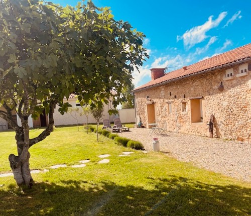 giteserenite93 Gîte de charme en Dordogne, proche de Périgueux. avec piscine